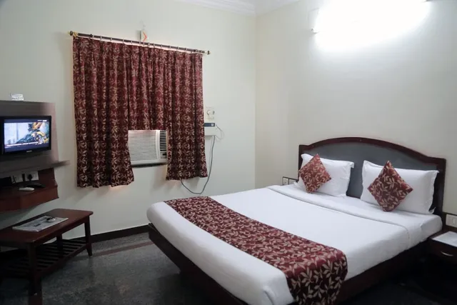 Hotel Sri Sabthagiri - 5