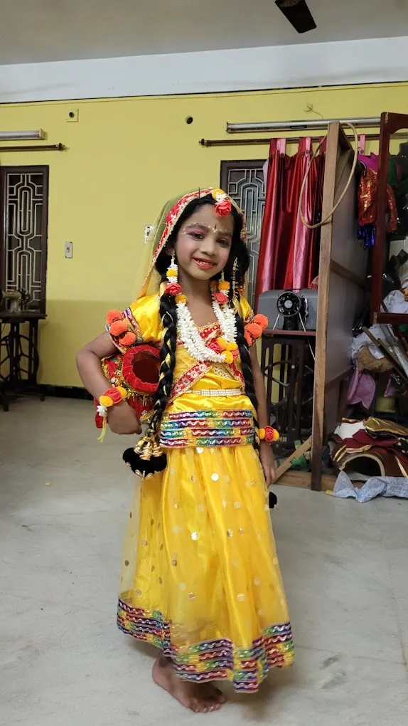 Sara fancy dress costume - 3