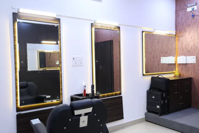 Yavanam Aesthetics Bridal Studio & Academy - 4