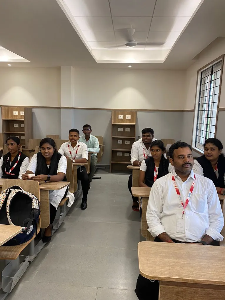 Aarupadai Veedu Institute Of Law