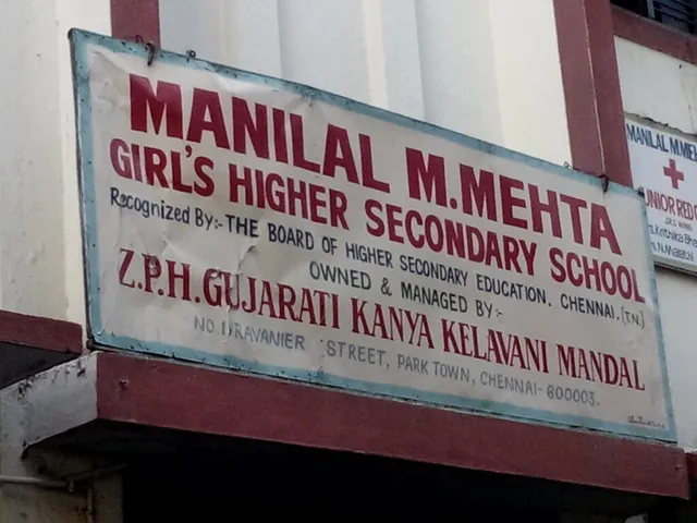Gujrathi Kanyashala - Manilal. M. Mehta Girls' Higher Secondary School - 2