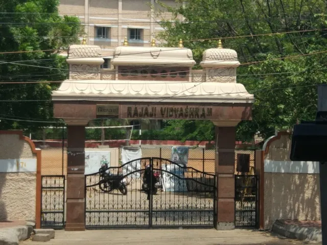 Bhavan's Rajaji Vidyashram - 4