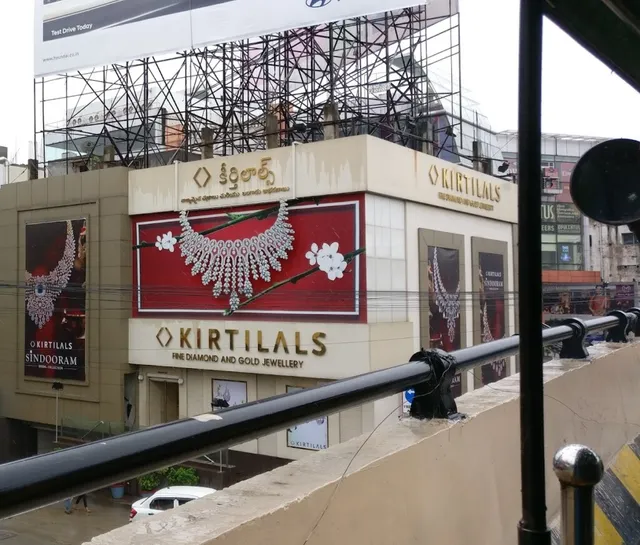 Kirtilals Fine Diamond And Gold Jewellery - 6