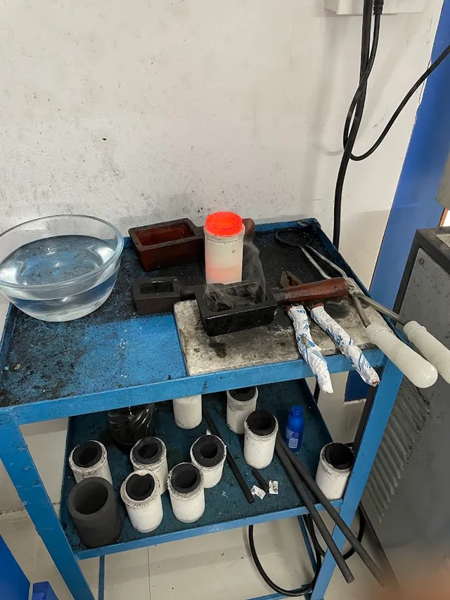 Muthoot Gold Point - We Buy Gold Pune - 2