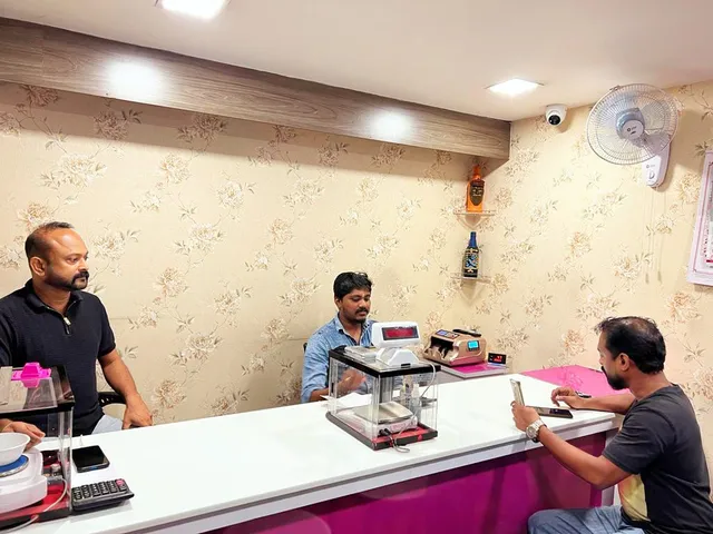 Koyikkaras Gold And Diamonds Gold Buyer Kochi - 2