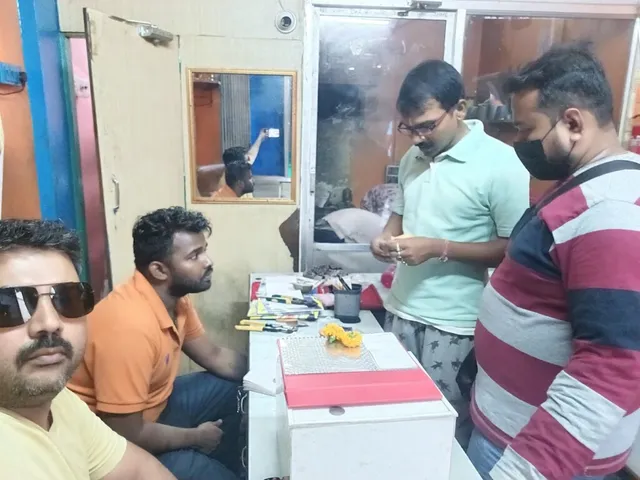 OM Assay Centre - & Hollmark Gold Buyers Near me | Cash For Old Gold | Old Gold Buyers In kolkata | Gold Testing | - 4