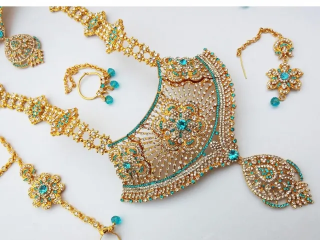 Sona Cash For Gold / Sell Gold for cash in Noida - 7