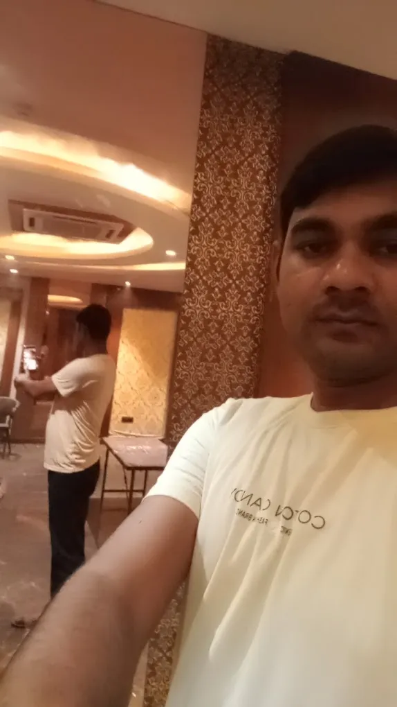 SQUIRE RESTAURANT & CATERERS