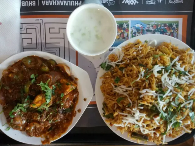 Yummyies CATERING & CONVENTION - 4