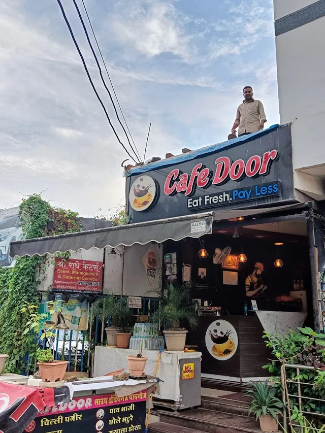 shri Radhe Caterers and Event Management Ujjain - 6