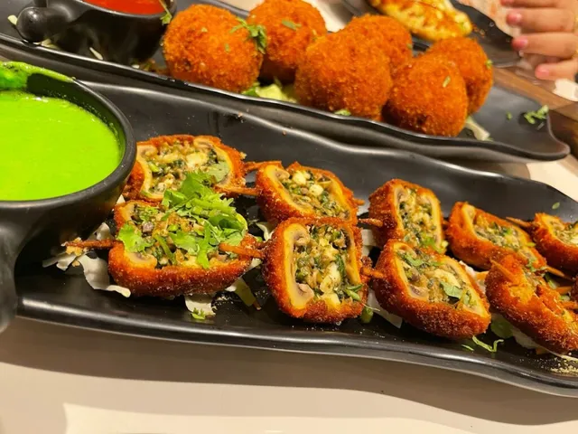 Hangries Amritsar | Italian & Chinese Restaurant - 5