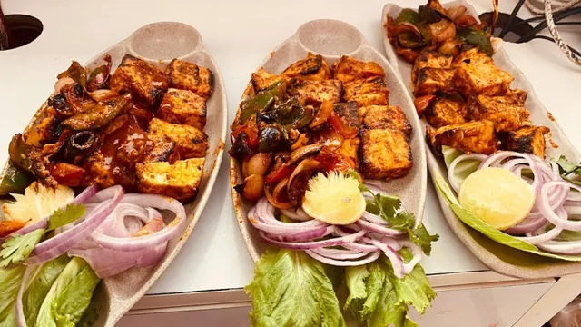 Mad 4 Bar B Que Restaurant & Caterers - 5