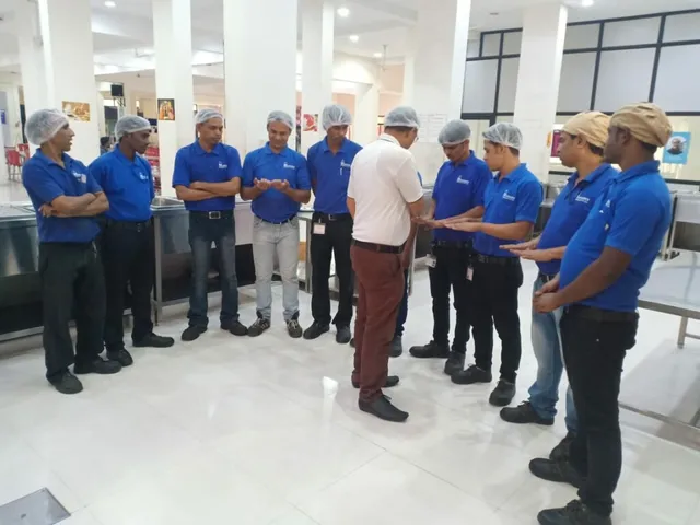 Jalaram Foods - Industrial Catering Service & House Keeping Service Vadodara - 4