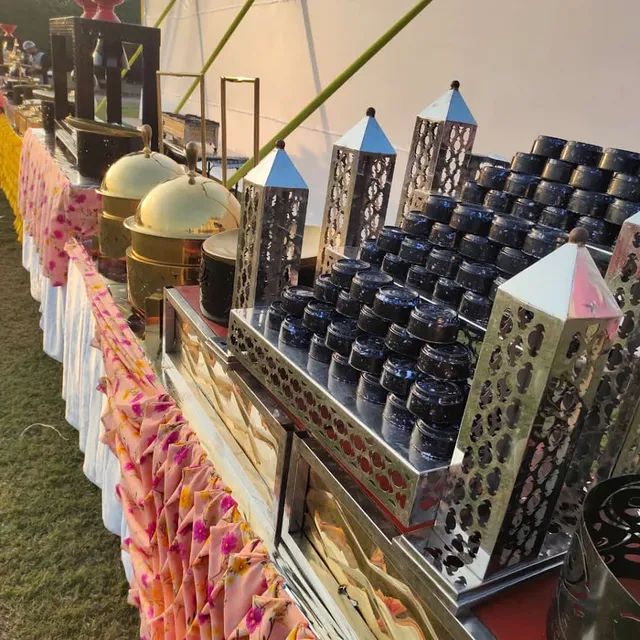 Shri charbhuja catrers - 4