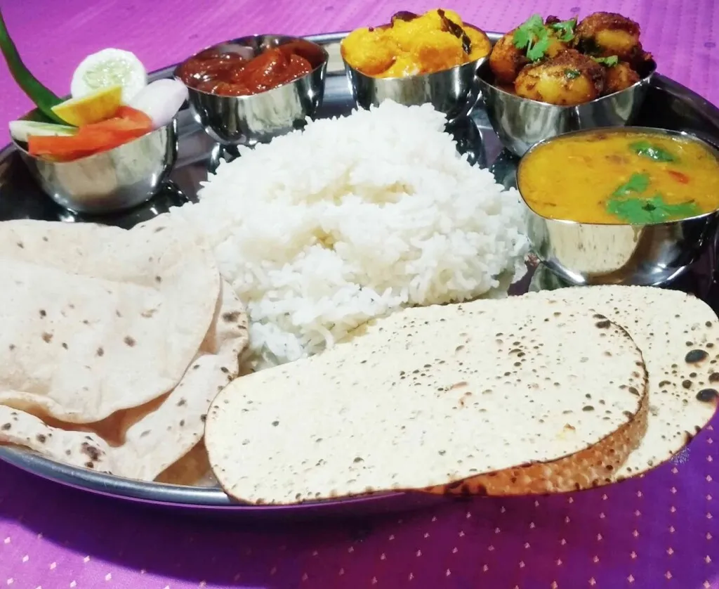 Mom's Rasoi & Catering services