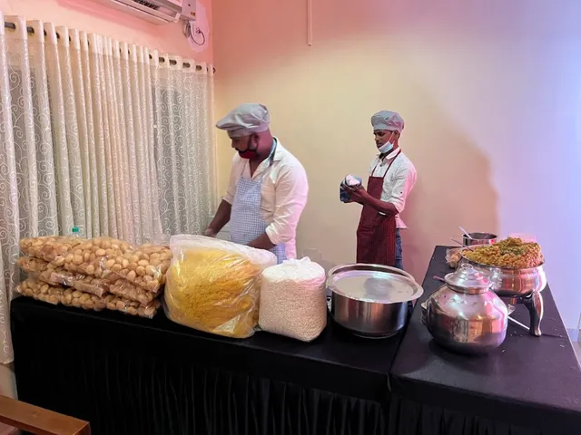 Tasty Tiffin Food Service - 4