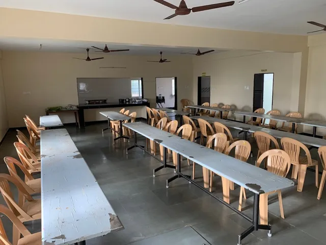 MOM'S COOK CATERING & PARTY HALL - 3