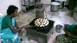 V.M CATERERS - Wedding, Event Veg & Non veg Cooking Contractor Catering service Madurai - 4