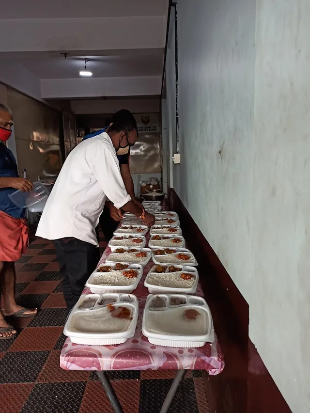 Suresh ambiswamis Catering - 6