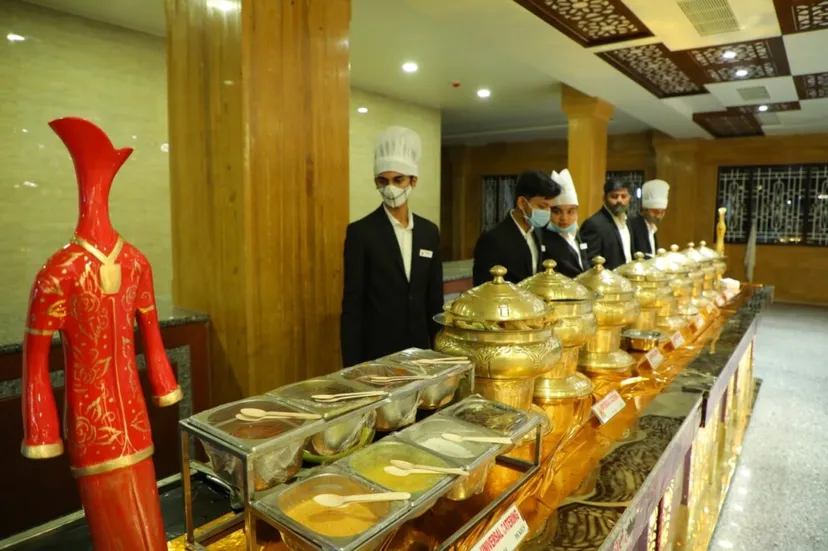 UNIVERSAL CATERING (Outdoor Catering-Marriage Contractor)