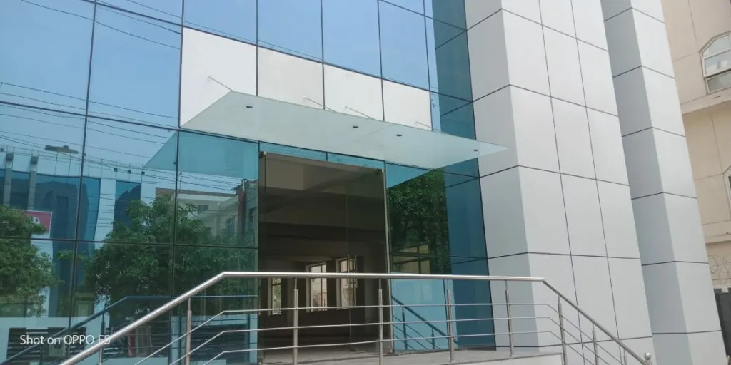 Structural Curtain Wall Glazing and Semi- Unitised Glazing
