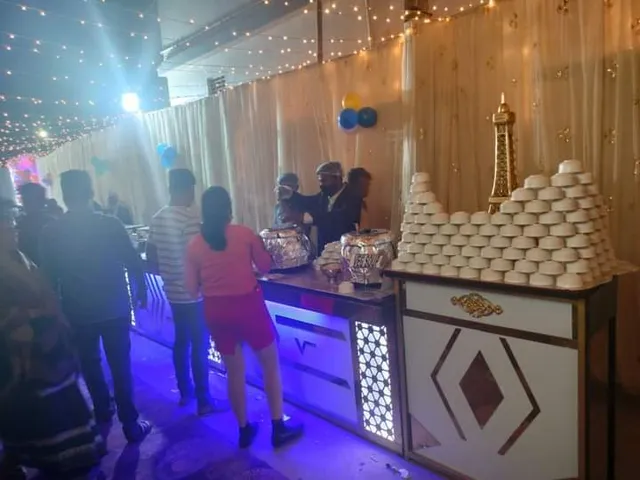 HOT FOOD CATERING ZONE - 35