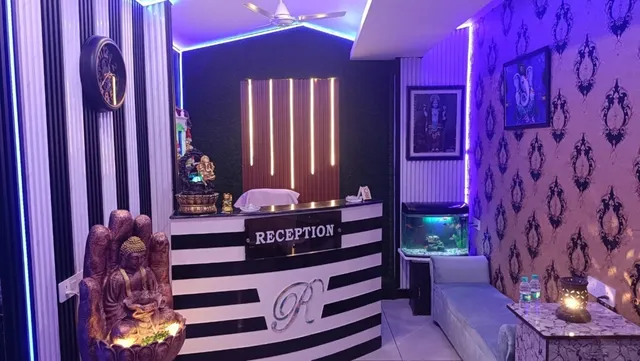 Refresh City Day Spa - 2