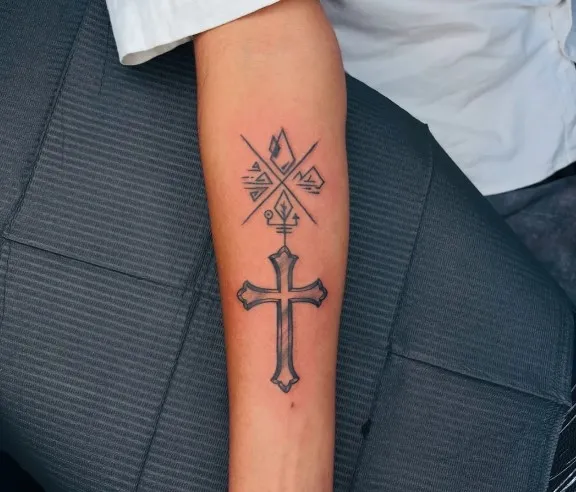 Skull & Sword Tattoo Studio - 2