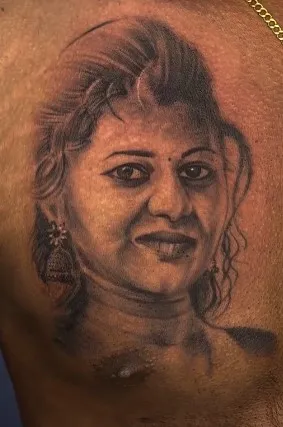 Skull & Sword Tattoo Studio - 11