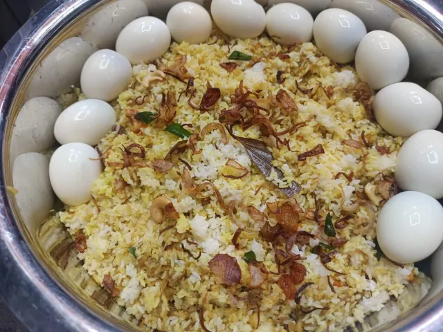 Hotel Emirates Restaurant - 4