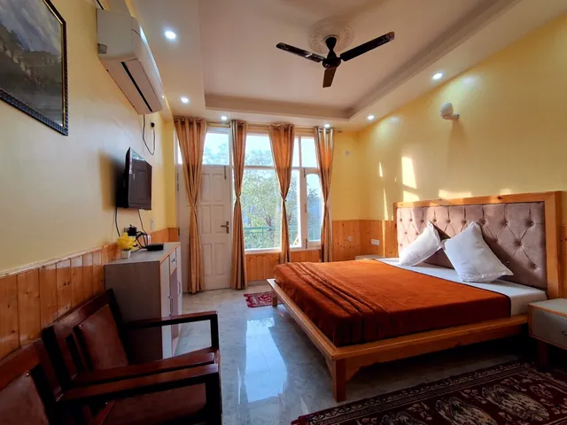 PC KUNJ HOMESTAY & RESTAURANT - 11