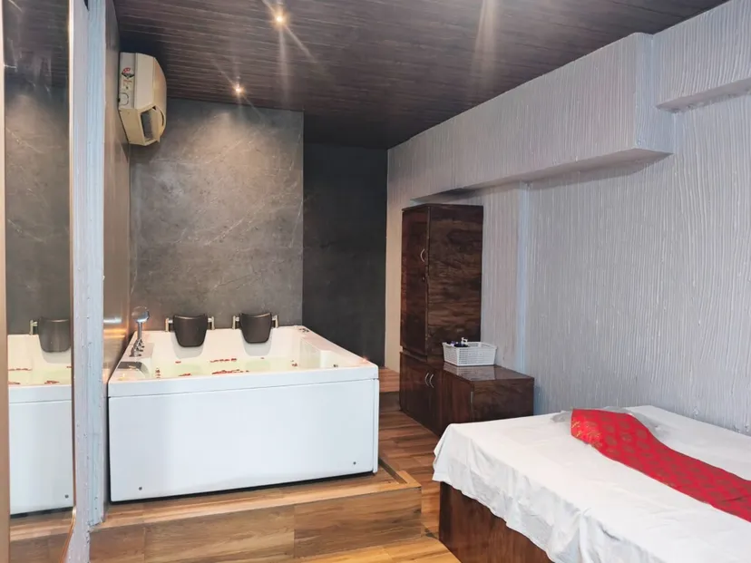 MITRAM LUXURY SPA IN THANE