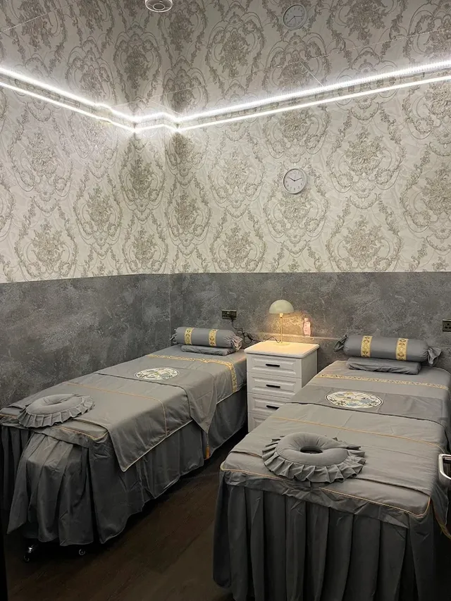 Della Spa Kalyan - 2