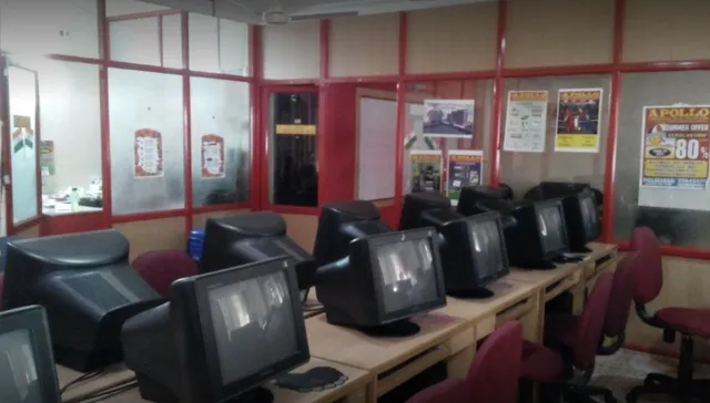 APOLLO COMPUTER EDUCATION LTD - 3