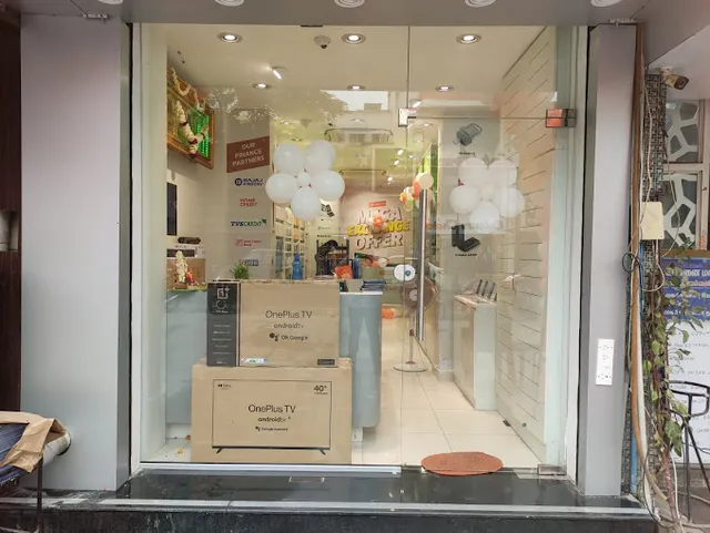 Poorvika Mobiles Pondy Bazaar - 2