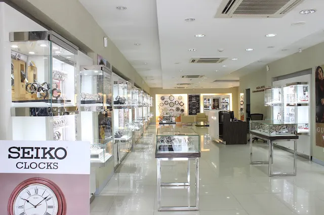 Helios Watch Store - By Titan - 2