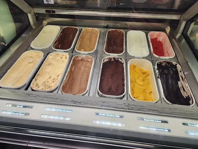 Amadora Gourmet Ice Cream - 2