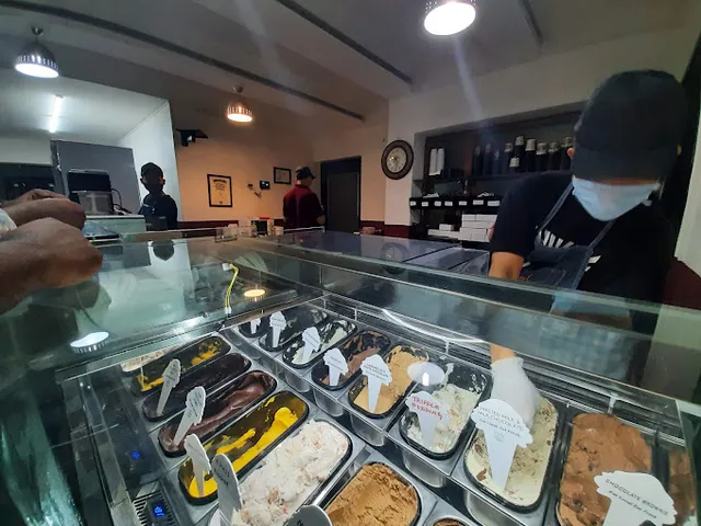 Amadora Gourmet Ice Cream - 3