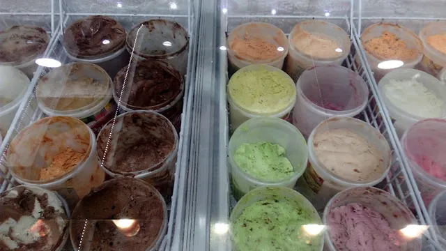 Pabrai's Fresh & Naturelle Ice Creams - 2