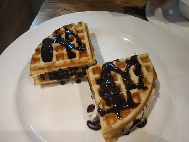 Writer's Cafe - Gopalapuram - 5