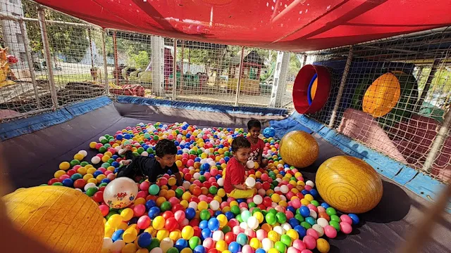 MGM Dizzee World - 4