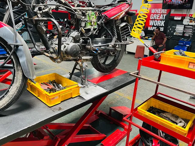 Service Cafe Best Two wheeler service Center Coimbatore - 3