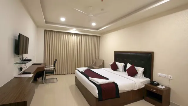 Hotel Hyderabad Grand - 4