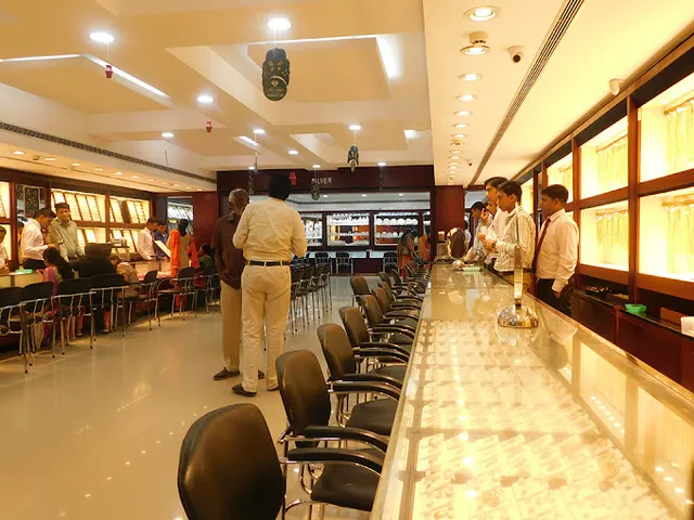 Joyalukkas Jewellery - 5