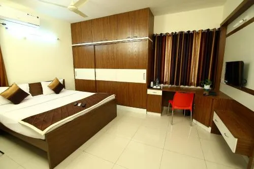 Fresh Living Prime Hitech Service Apartments - 4
