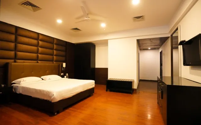 Hotel Grand Himayat - 4