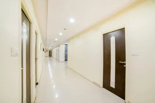 Raaga Grand Luxury Hotel - 3