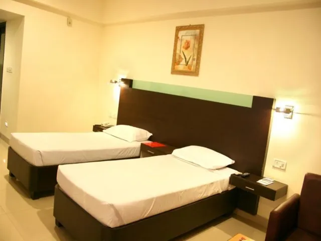 Hotel Maharaja Classic Inn - 4