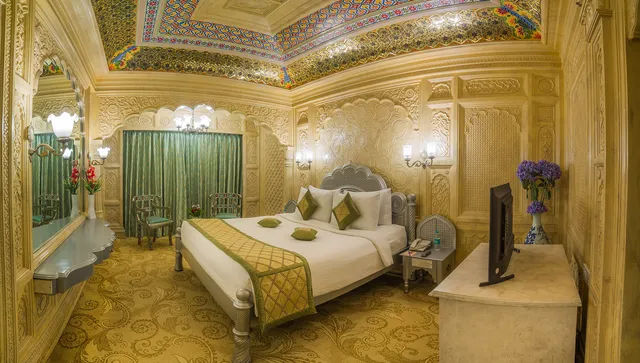 Sitara Luxury Hotel - 4