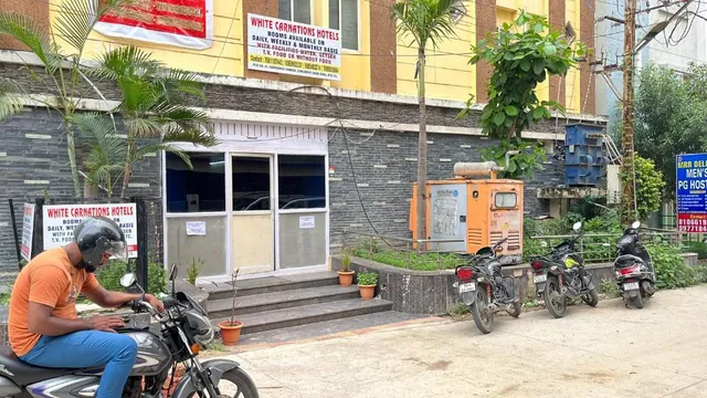 WHITE CARNATIONS HOTELS - 2